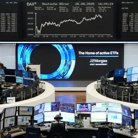 Dollar recovers despite Fed independence jitters, Europe stocks calm after French selloff