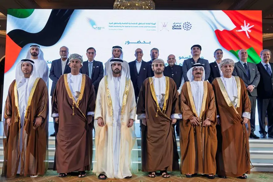 <p>Sheikh Hamdan witnesses signing of agreement to develop, operate Phase One of Al Rawdah Special Economic Zone in Al Buraimi&nbsp;Governorate. Image courtesy: DP World</p>\\n