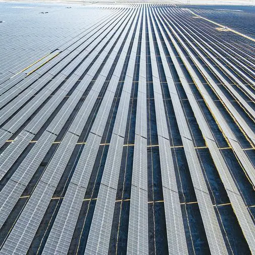 \"طاقة\" و\"مياه وكهرباء الإمارات\" و\"مصدر\" و\"إي دي إف باور سوليوشنز\" و\"جينكو باور\" يكملون إصدار سندات خضراء بقيمة 870.75 مليون دولار أمريكي لمشروع محطة \"الظفرة للطاقة الشمسية\"