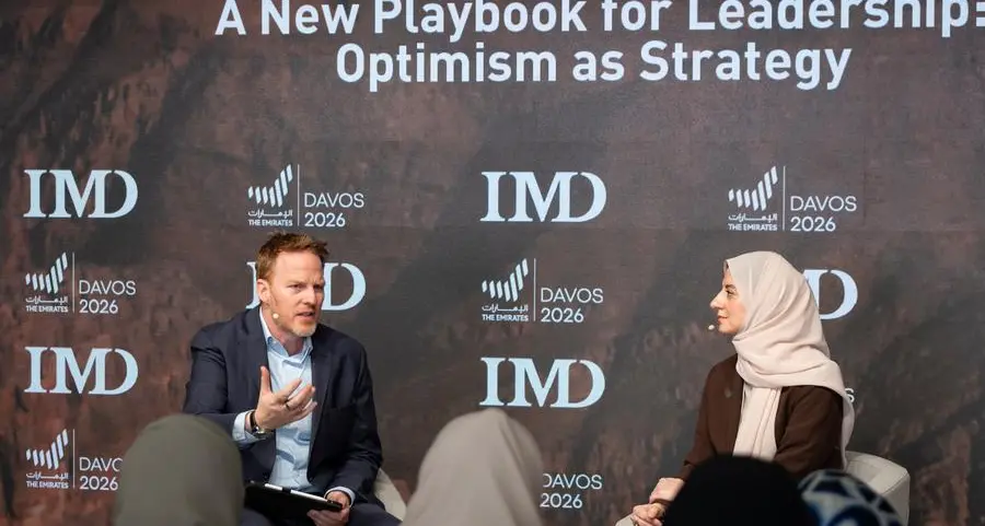 جلسة حوارية تتناول القيادة والتفاؤل والعمل الاستراتيجي في أوقات التحولات العالمية المتسارعة