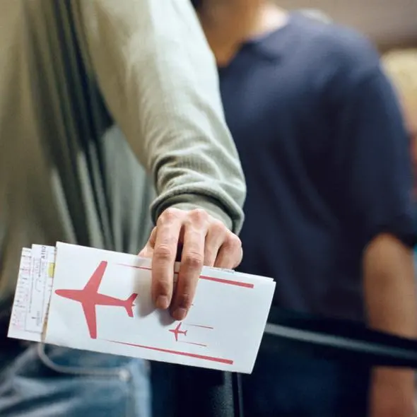 Airline shares rebound as trickle of Middle East flights resume