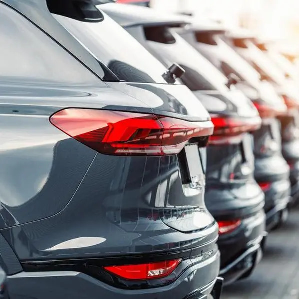 سوق السيارات المستعملة في الإمارات 2025: نمو متواصل وثقة متزايدة للمشترين