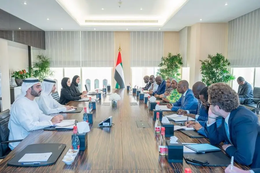 Mohamed bin Hadi Al Hussaini, Minister of State for Financial Affairs, has received Tahir Hamid Nguilin, Chad\\'s Minister of Finance, Budget, Economy, Planning and International Cooperation, to discuss ways to strengthen cooperation in financial sector. , WAM