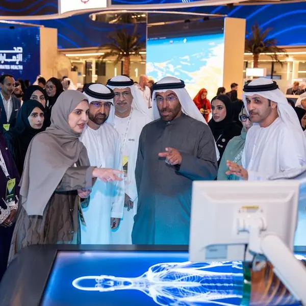 معالي الصايغ يطلع على المشاريع المبتكرة لمؤسسة الإمارات للخدمات الصحية في معرض الصحة العالمي