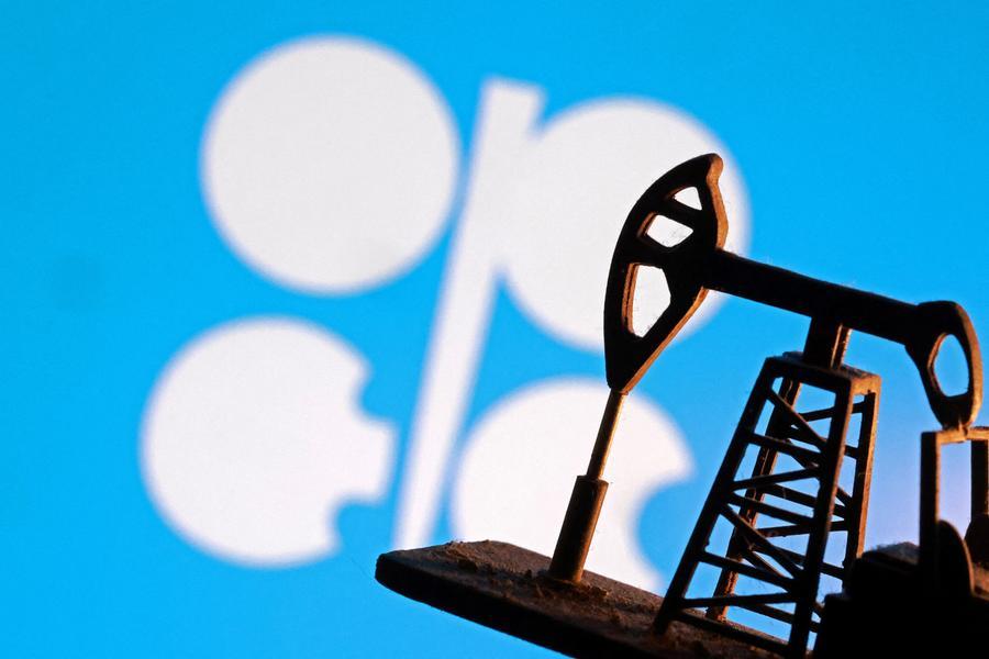 OPEC oil output falls in January on lower supply from Nigeria and Libya, Reuters survey finds