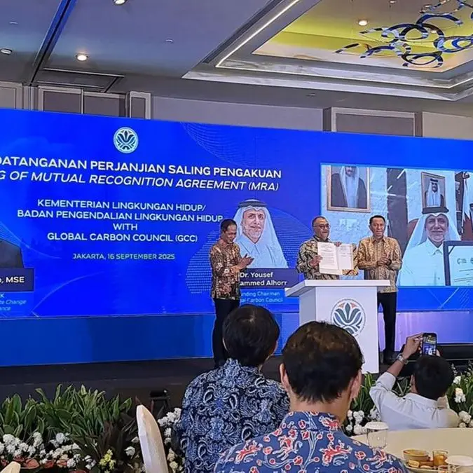 وزارة البيئة الإندونيسية والمجلس العالمي للبصمة الكربونية يوقعان اتفاقية اعتراف متبادل