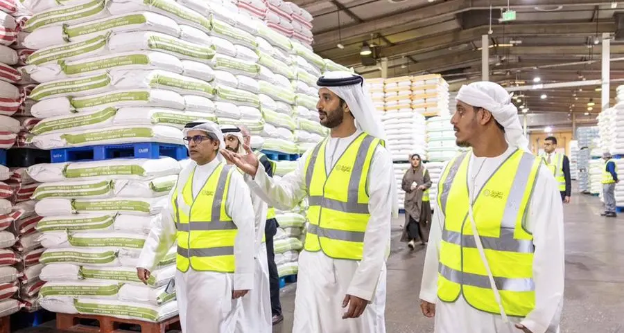 وزير الاقتصاد والسياحة يطّلع على عمليات توزيع وإنتاج الدقيق المحلي في شركة \"المطاحن الكبرى\" وخططها التشغيلية خلال المرحلة المقبلة