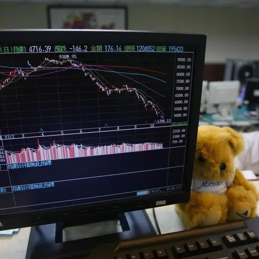 Asian stocks climb on Wall Street boost, currencies waver against strong dollar