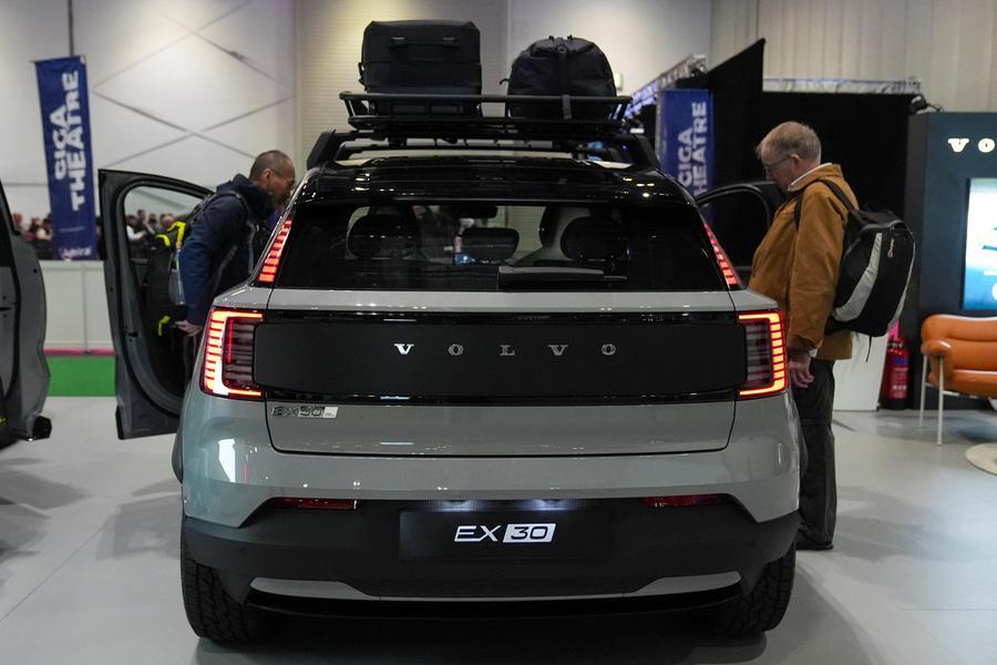 Volvo Cars' CEO Samuelsson Engages Geely Amid Tariff Challenges