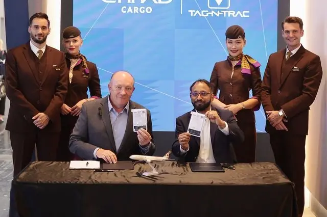 Stanislas Brun, Chief Cargo Officer at Etihad Airways and Venu Gutlapalli, CEO of Tag-N-Trac, during the announcement in Munich at Air Cargo Europe. Image Courtesy: Etihad Airways