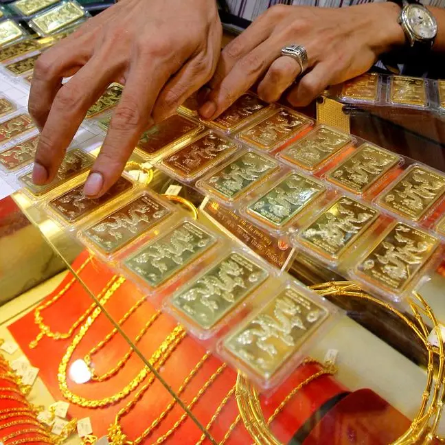 Gold falls as investor focus turns to G7 meeting, Fed rate decision