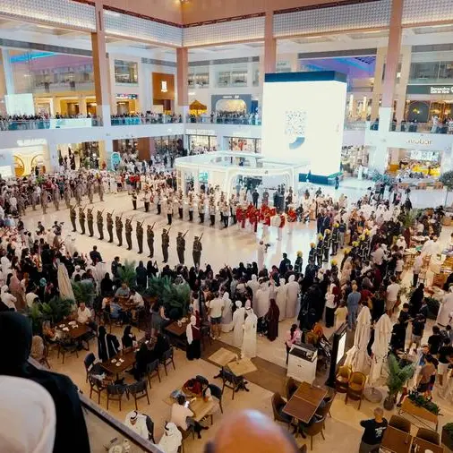 انطلاق مسيرة أبطال خط الدفاع الأول في ياس مول تكريماً لرموز العطاء الوطني