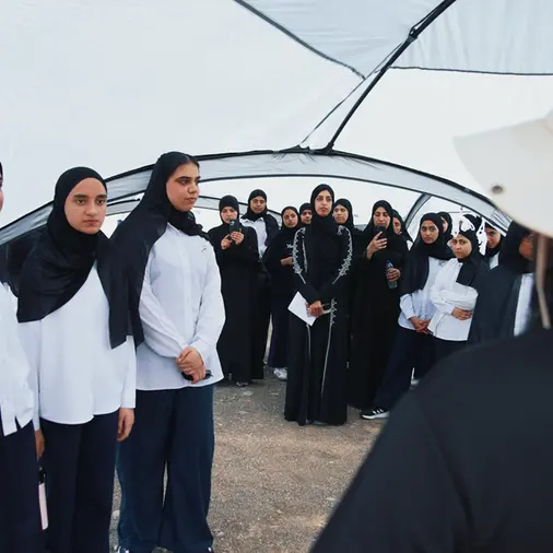 \"التغير المناخي والبيئة\" تُشرك طالبات في غرس أشجار محلية ضمن البرنامج الوطني \"ازرع الإمارات\" في وادي الوريعة بالفجيرة