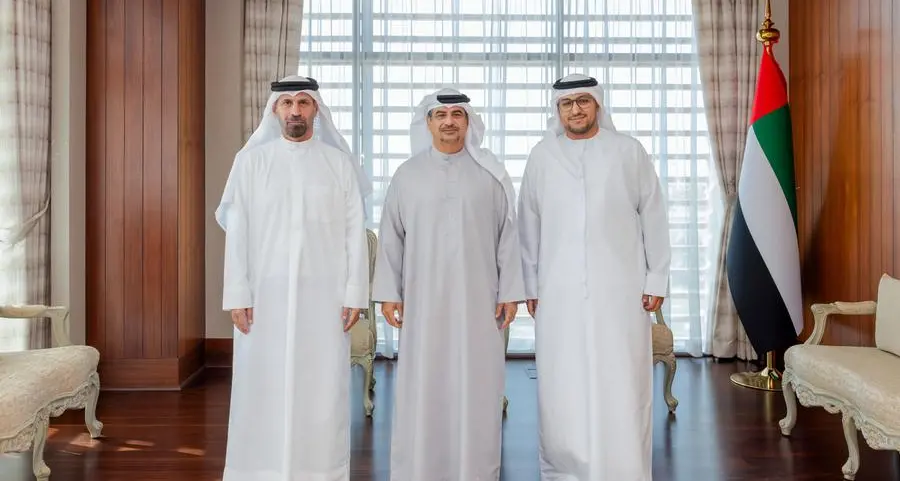 \"قضاء أبوظبي\" تمنح ترخيص كاتب عدل حكومي لدى ديوان الرئاسة