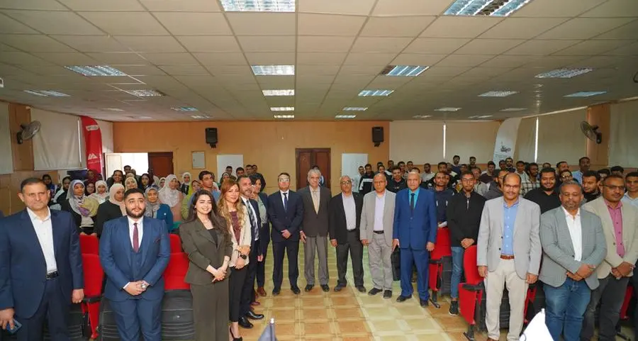 شركة \"إنوفو للبناء\" تقود مبادرة توظيف مهندسي الصعيد من خلال \"Career Day\" في جامعة أسوان
