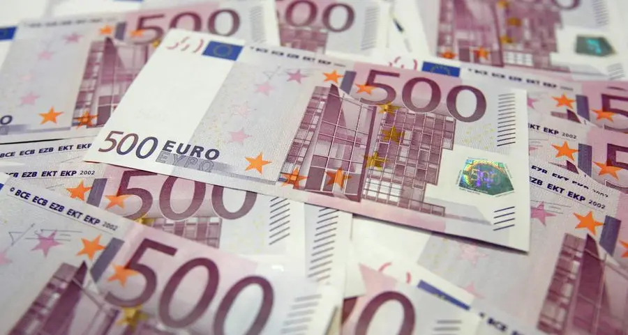 Euro zone bond yields edge up in muted trading