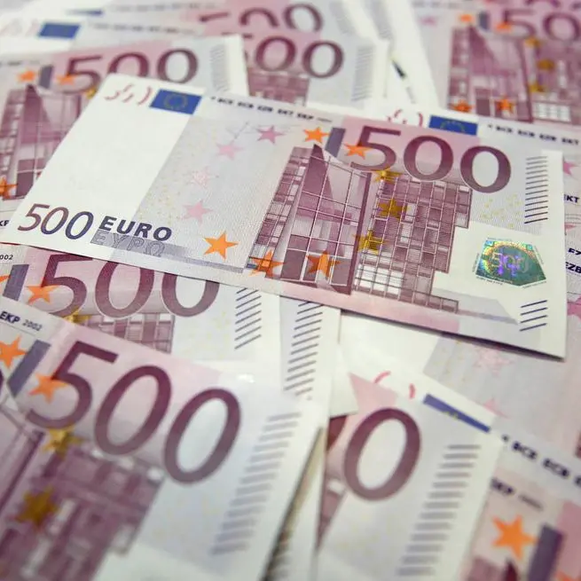 Euro zone bond yields dragged lower by U.S. Treasuries