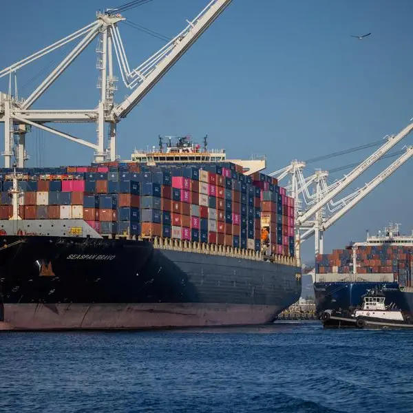 US goods trade deficit narrows in April on strong exports
