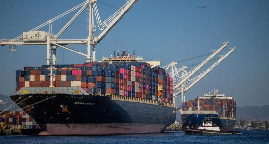 US goods trade deficit narrows in April on strong exports