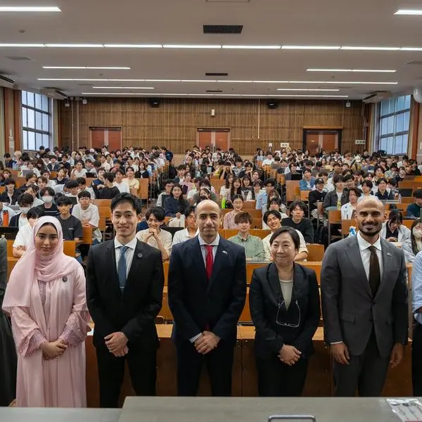 جناح دولة الإمارات في «إكسبو 2025 أوساكا» يستعرض برنامجه الخاص بالسفراء الشباب أمام طلاب جامعة كيئو اليابانية