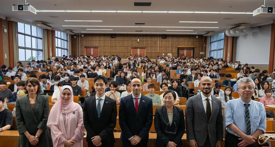 جناح دولة الإمارات في «إكسبو 2025 أوساكا» يستعرض برنامجه الخاص بالسفراء الشباب أمام طلاب جامعة كيئو اليابانية
