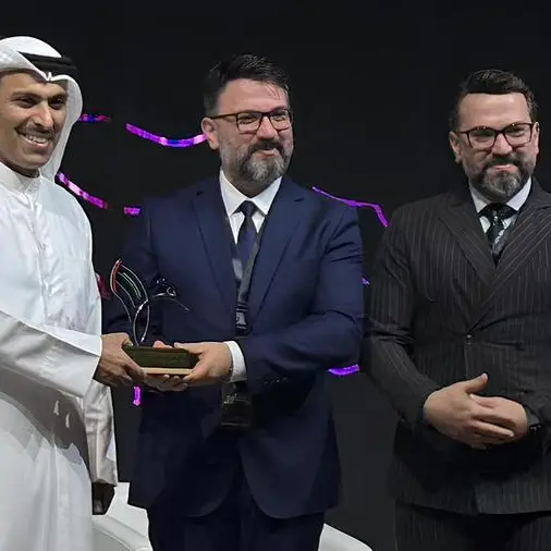 باحثي الإمارات شريكًا علميًا في قمة جذور للذكاء الاصطناعي بمملكة البحرين