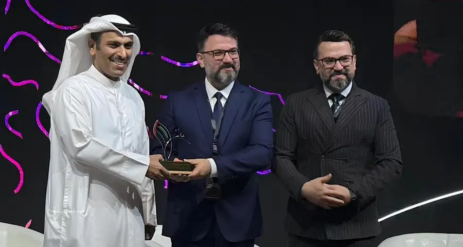 باحثي الإمارات شريكًا علميًا في قمة جذور للذكاء الاصطناعي بمملكة البحرين