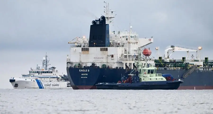 Oil falls as concerns over rising supplies overshadow US-China trade relief