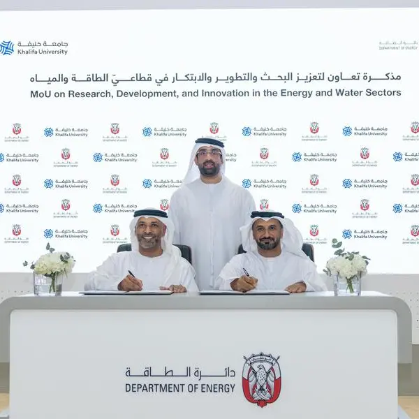 دائرة الطاقة في أبوظبي وجامعة خليفة توقّعان مذكرة تفاهم في قطاعي المياه والطاقة