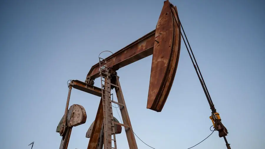 Oil edges higher as investors weigh market outlook