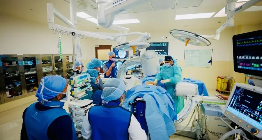 كليفلاند كلينك أبوظبي يُجري أول استئصال للعصب الفقري القاعدي على مستوى المنطقة عبر تقنية \"إنتراسبت\"™ لعلاج آلام الظهر المزمنة