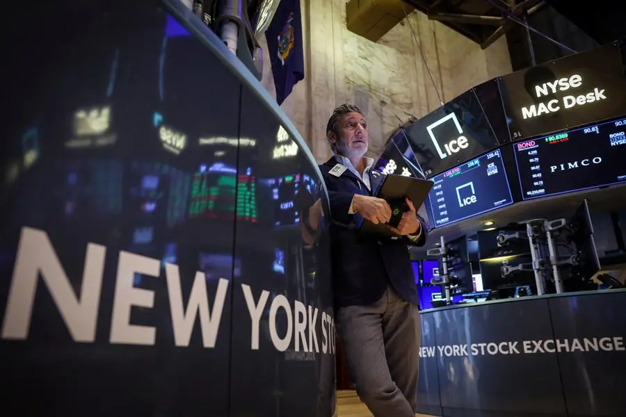 World stocks hang onto hope as trade talk confusion lingers