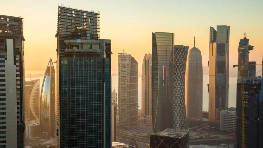 Qatar: Light rain observed as strong winds and high seas forecast offshore