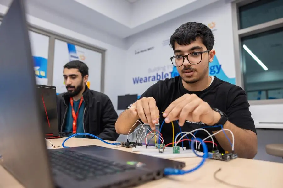 This hands-on course allows participants to explore foundational technologies and fabrication techniques. Image Courtesy: AUBH