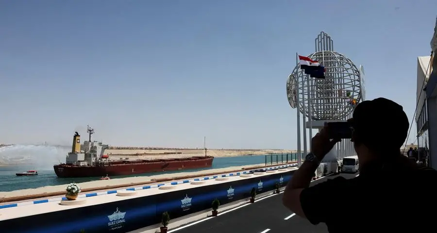 Egypt's Suez Canal offers 15% discount for big container ships to win back trade