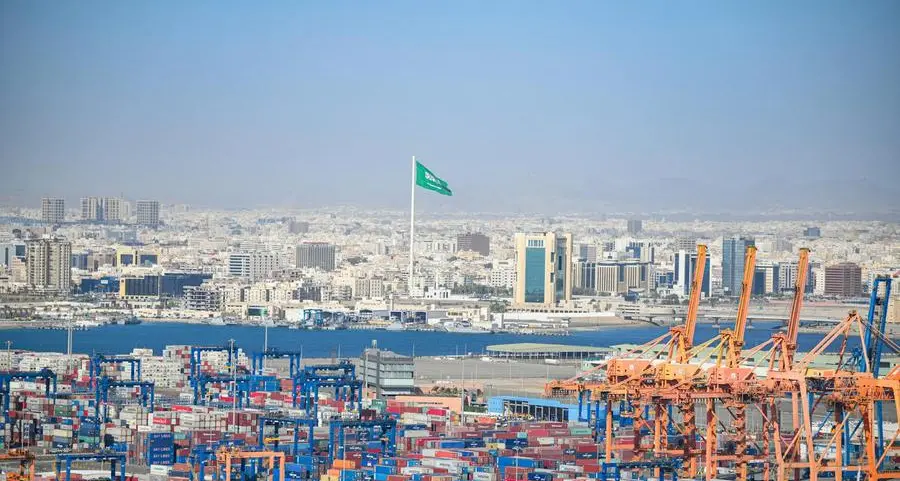 Saudi Arabia opens corridors for receiving containers and goods from other Gulf countries