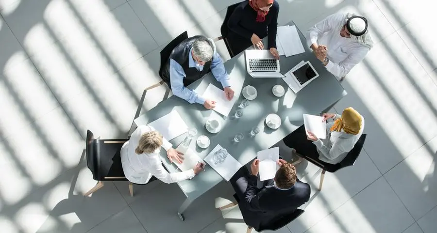 Dubai Chambers signs deal with ADIB to enhance support for SMEs