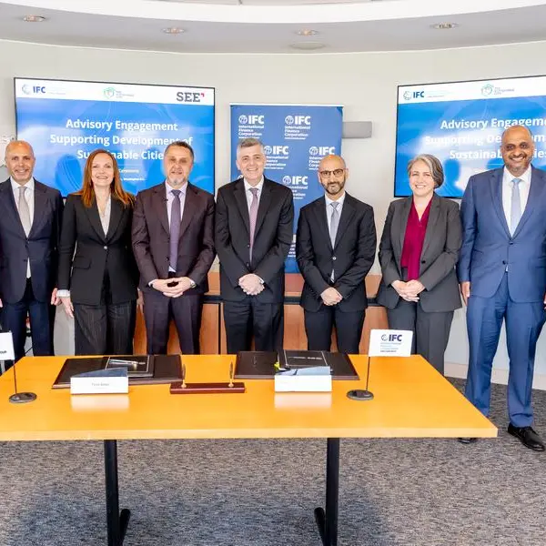 مجموعة \"سي القابضة\" ومؤسسة التمويل الدولية تعلنان عن شراكة استراتيجية لاستنساخ نموذج \"المدينة المستدامة\" في الأسواق الناشئة