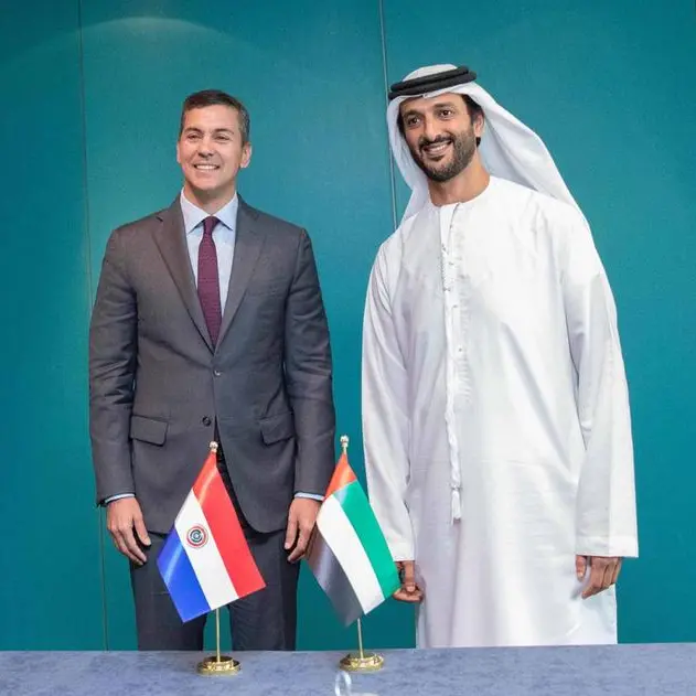 معالي عبدالله بن طوق المري يلتقي رئيس جمهورية باراغواي لبحث توسيع آفاق الشراكة الاقتصادية بين البلدين