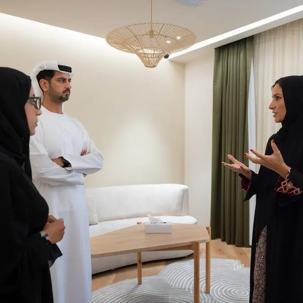 رئيس دائرة تنمية المجتمع - أبوظبي يزور مركز الخدمات التابع لهيئة الرعاية الأسرية