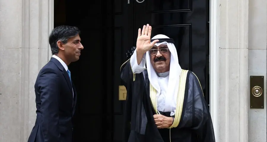 Kuwait Amir arrives in UK