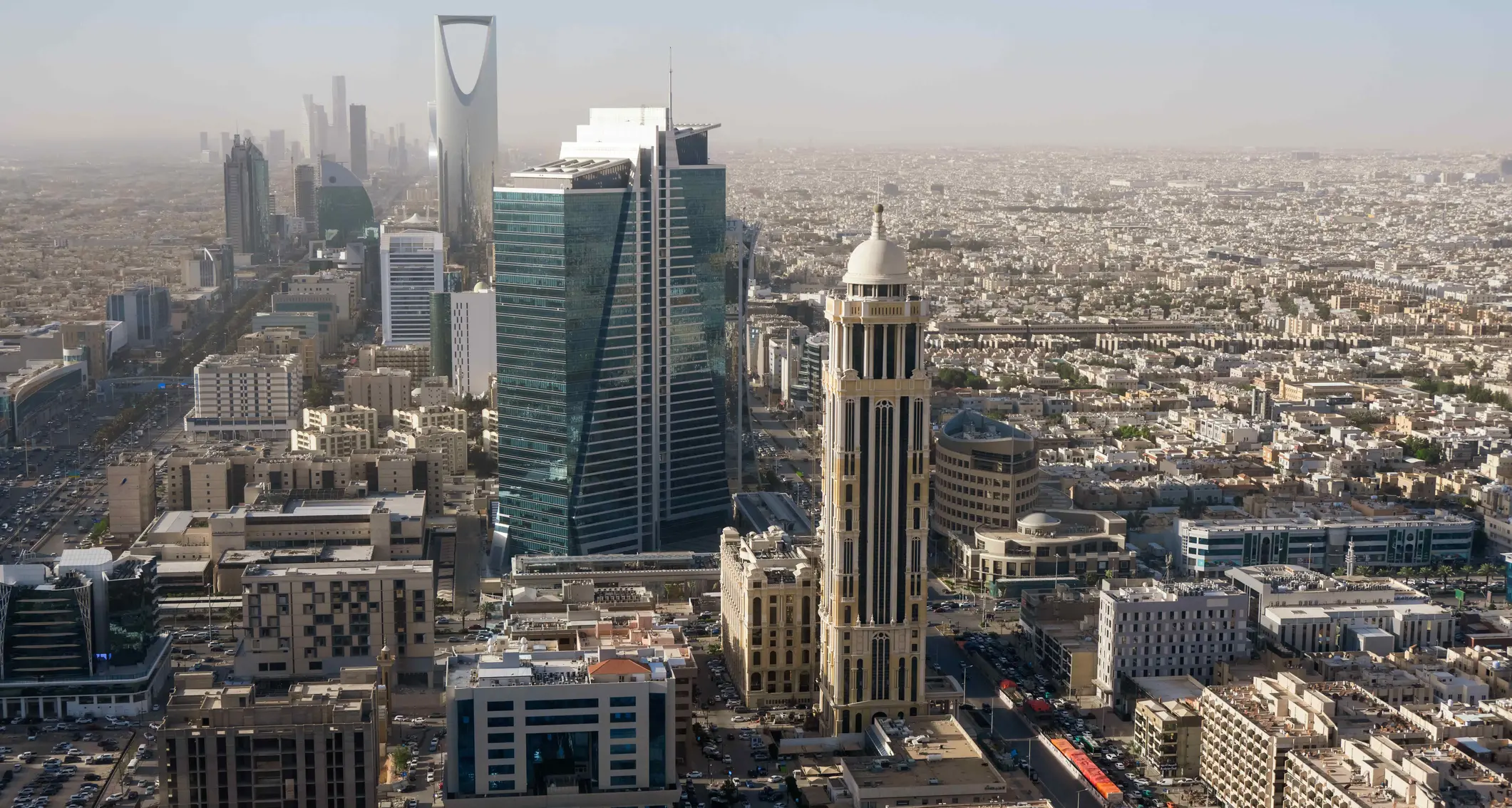 Saudi wealth fund PIF prices €800mln 3-year, €850mln 7-year green bond