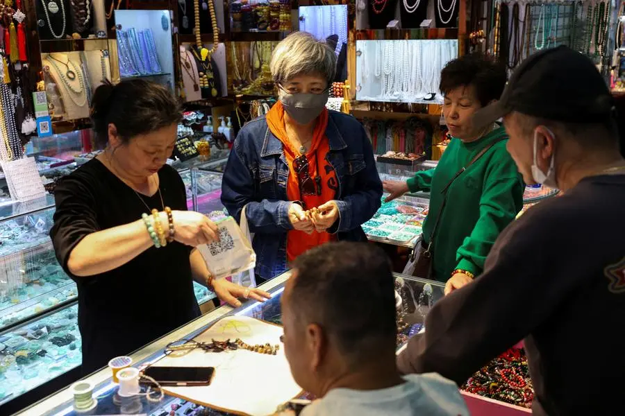 Chinese savers decry falling deposit rates but still won't spend more