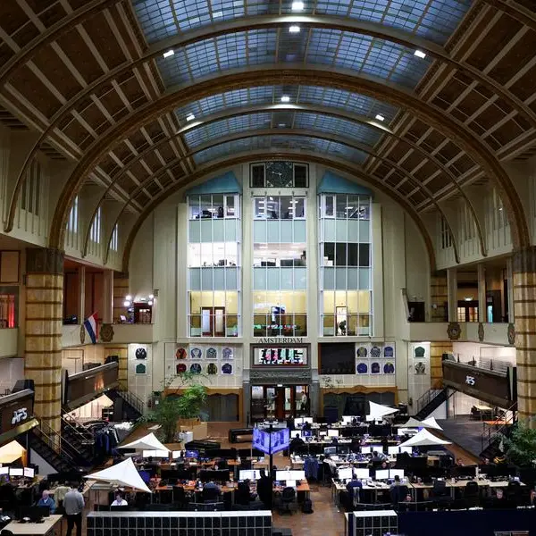 Stocks rise as oil prices ease off earlier highs