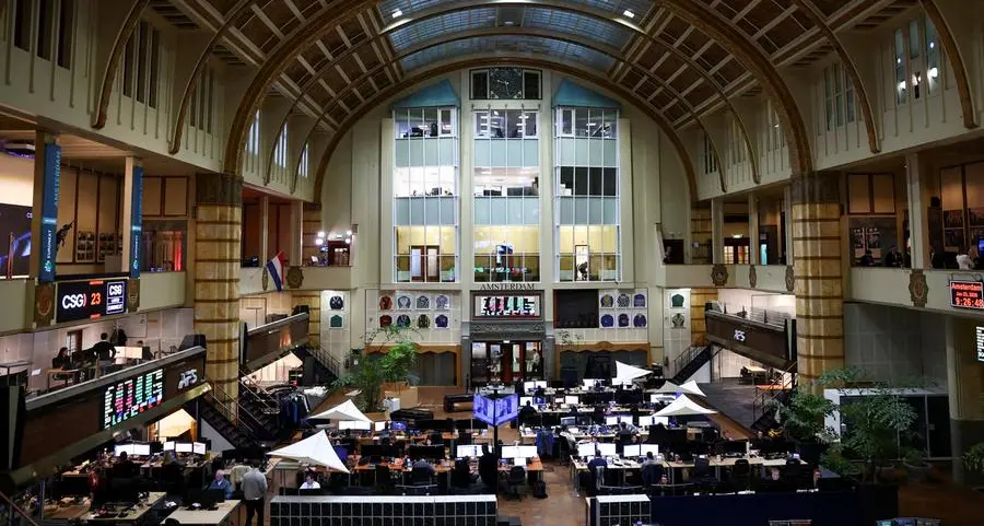 Stocks rise as oil prices ease off earlier highs