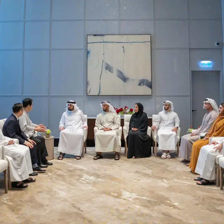 Ahmed bin Mohammed meets with CEO of Galaxy ME