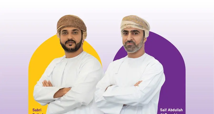 بنك نزوى يعزز دور الكفاءات الوطنية في قطاع الخدمات المصرفية الإسلامية
