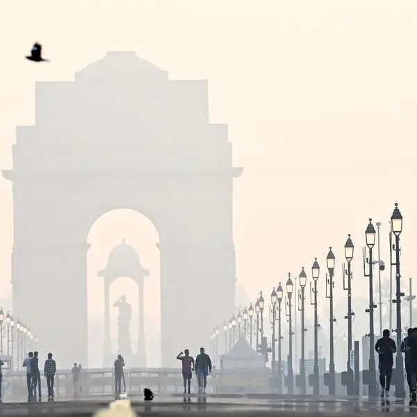 Smog drops from hazardous to unhealthy in Pakistan's Lahore