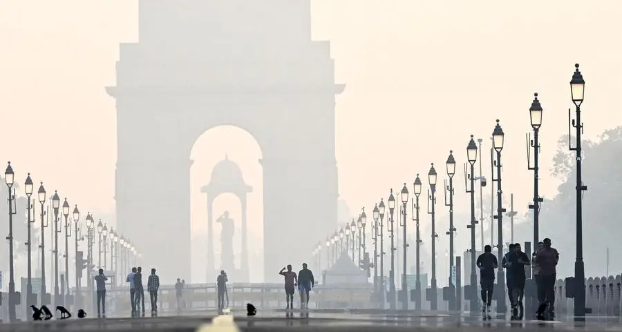 Smog drops from hazardous to unhealthy in Pakistan's Lahore