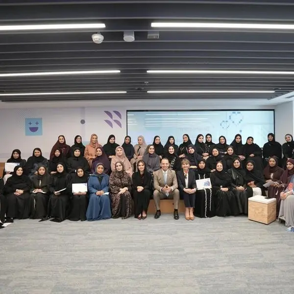 دو\" تحتفي بتخريج 54 من الموظفات المواطنات ضمن برنامجها التدريبي المهني في مركز الاتصال بالفجيرة